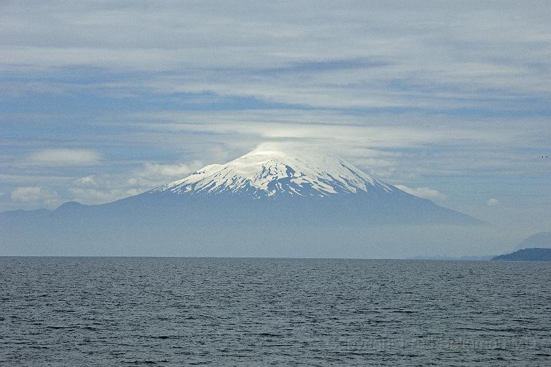 20071219 134758 D2X 4200x2800.jpg - Mount Osorno from Puerto Varas.  A peefect cone resembling Mount Fuji, Japan